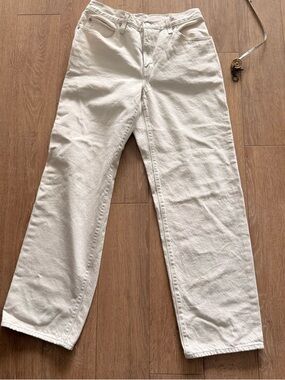 Levi’s cream mid-rise straight Jeans